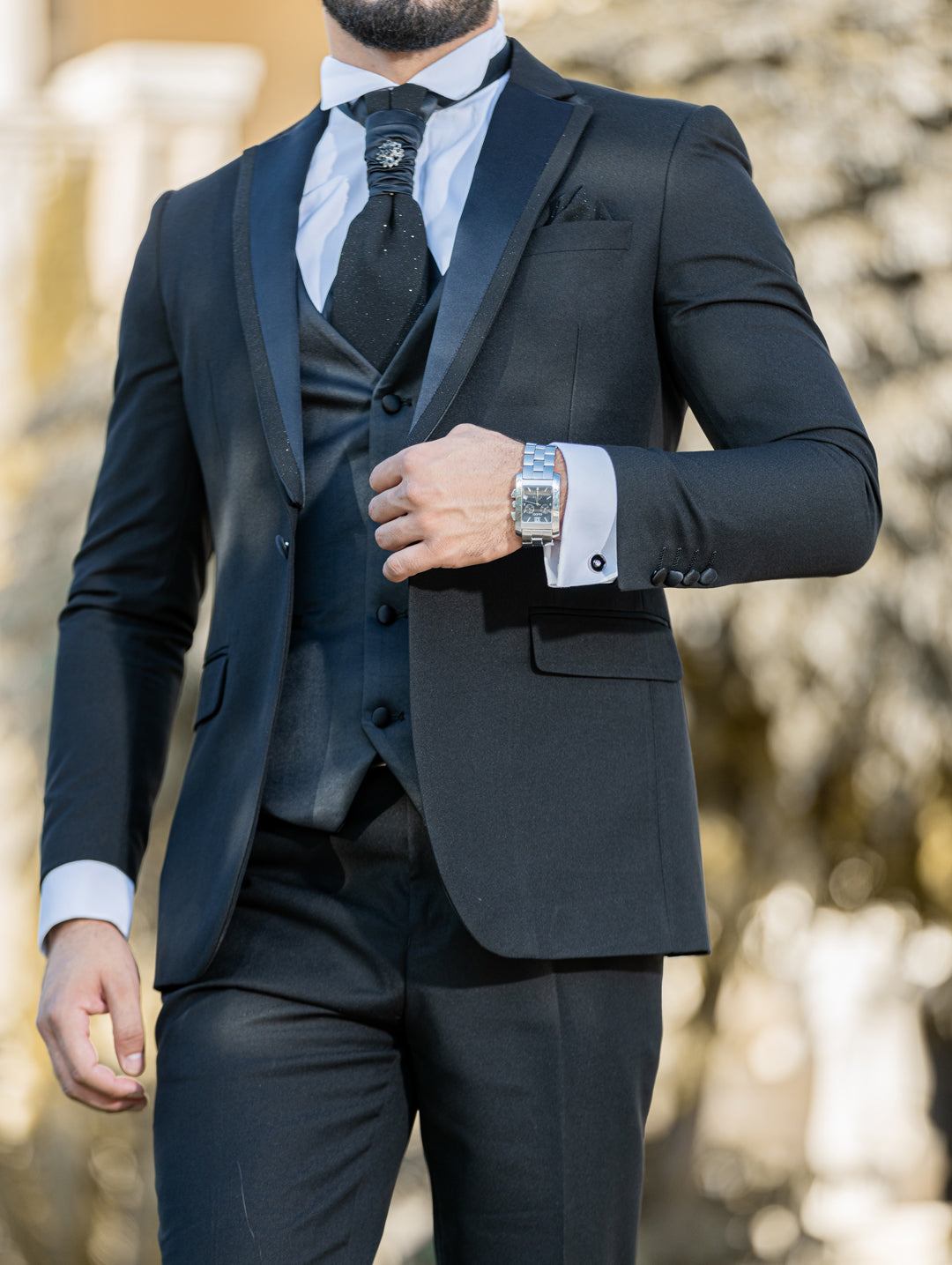 بدلة توكسيدو